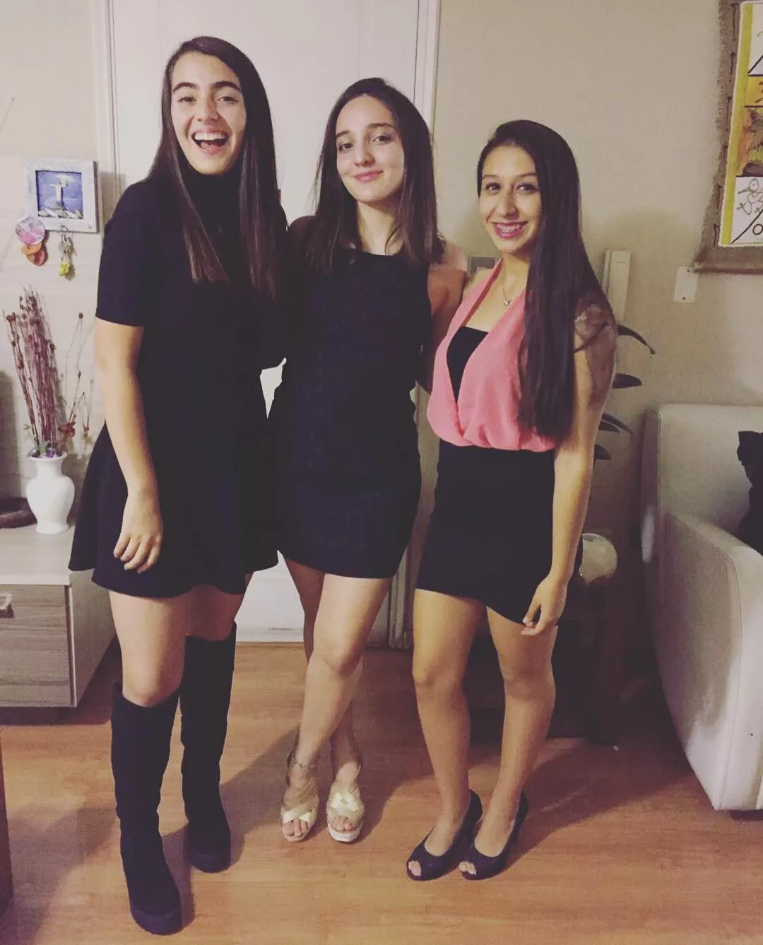 Which one lookss the sluttiest?? Which one lookss the sluttiest??