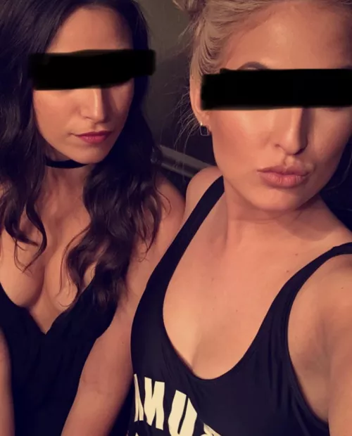 Which one of us do you think is about to fuck the others husband…😈 #cuckqueen