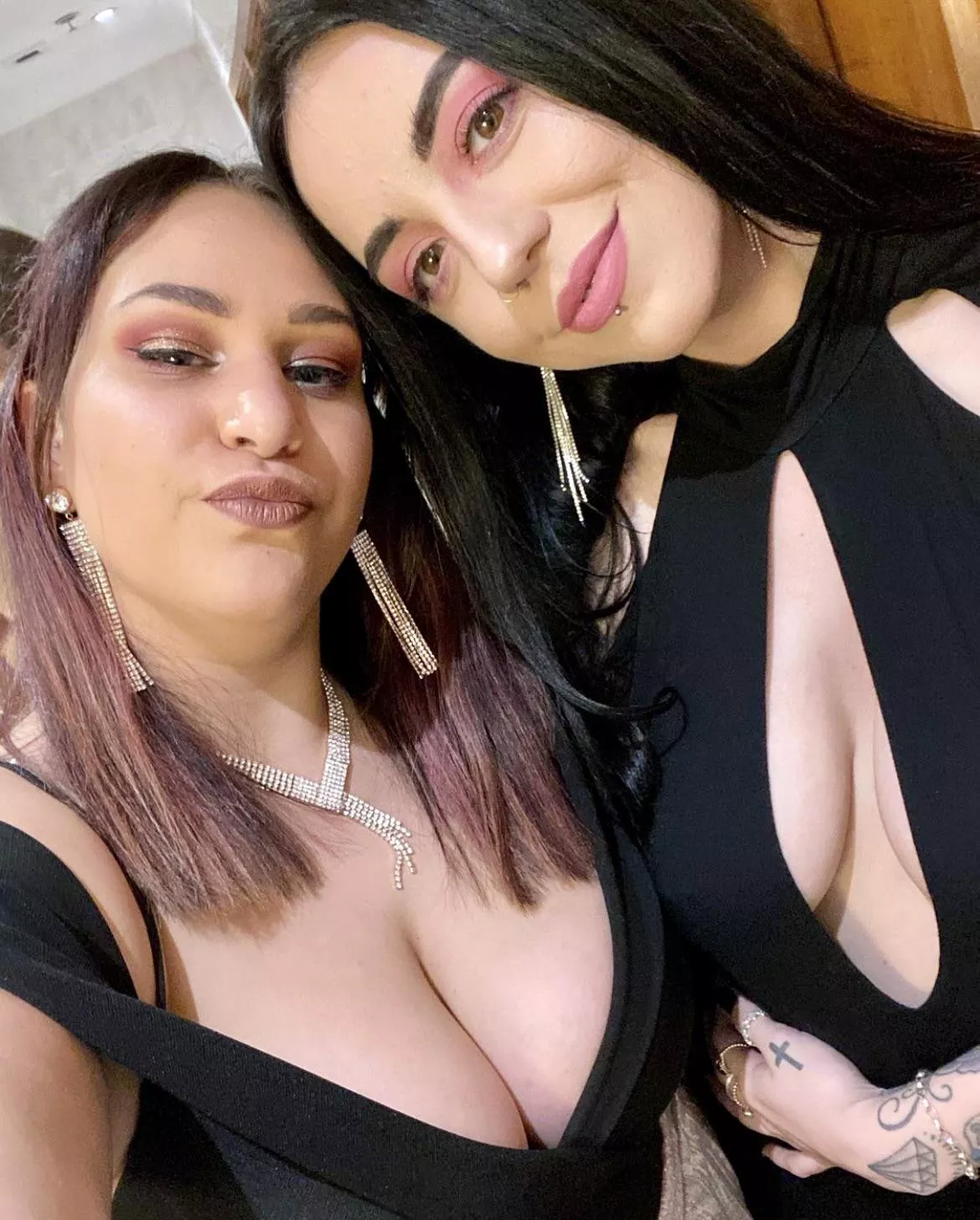 Which one of us round you fuck and why? :P be honest!