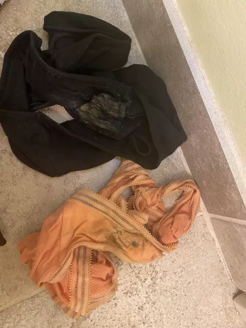 Which pair? 🤤🤪