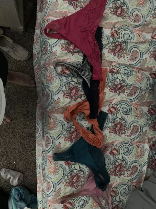 Which pair of my wife’s dirty panties do you want to see me wear? 🍆