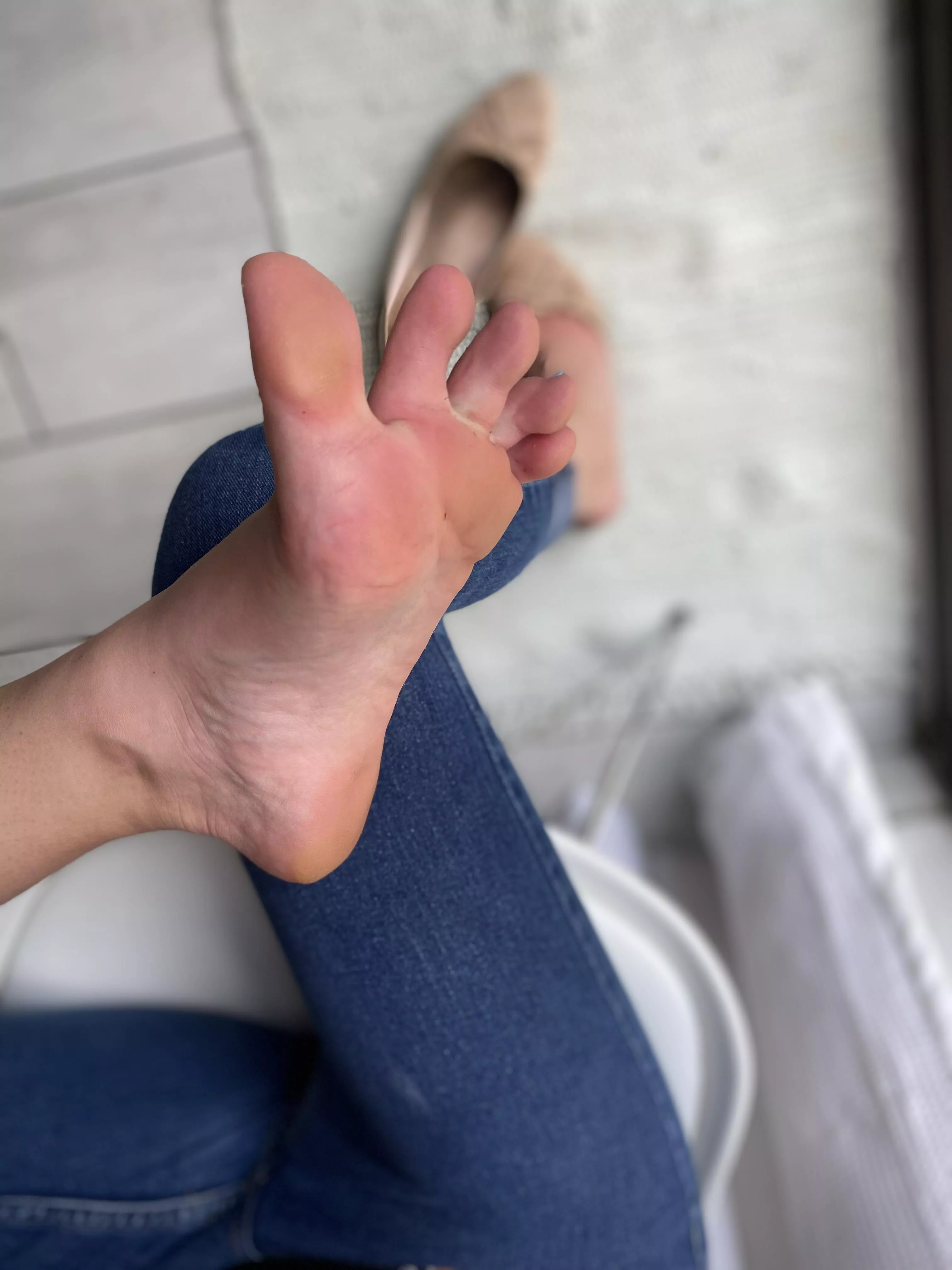 Which toe would you stick your tongue in between first? π Which toe would you stick your tongue in between first? π