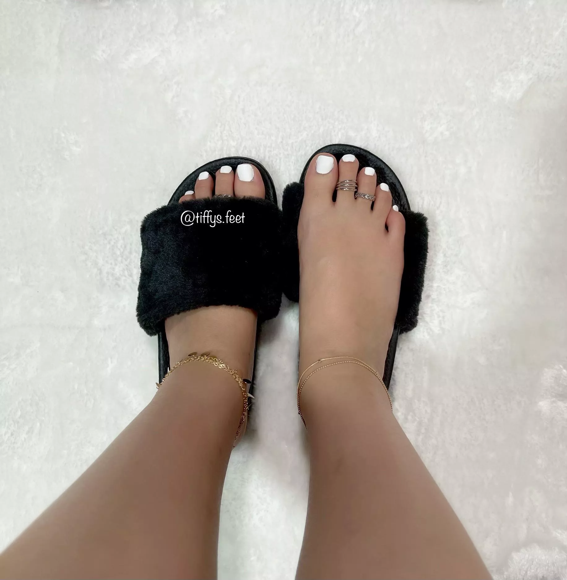 White toes & Black fuzzy slides kind of day π White toes & Black fuzzy slides kind of day π