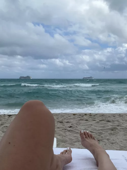 White toes in Miami ;)