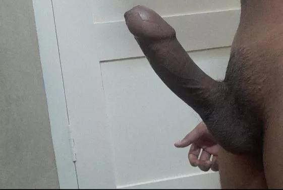 Who all likes uncut dicks ?