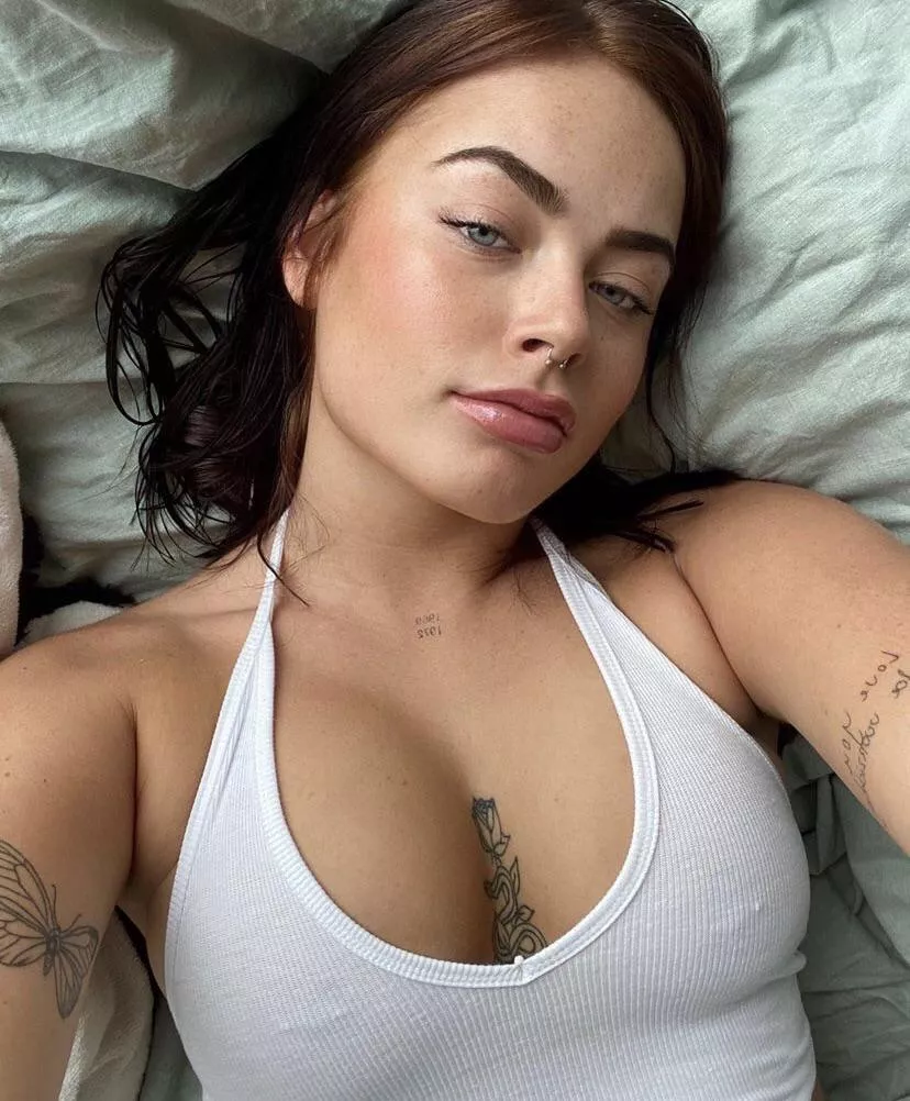 Who can make a cumtribute on my sister? Who can make a cumtribute on my sister?