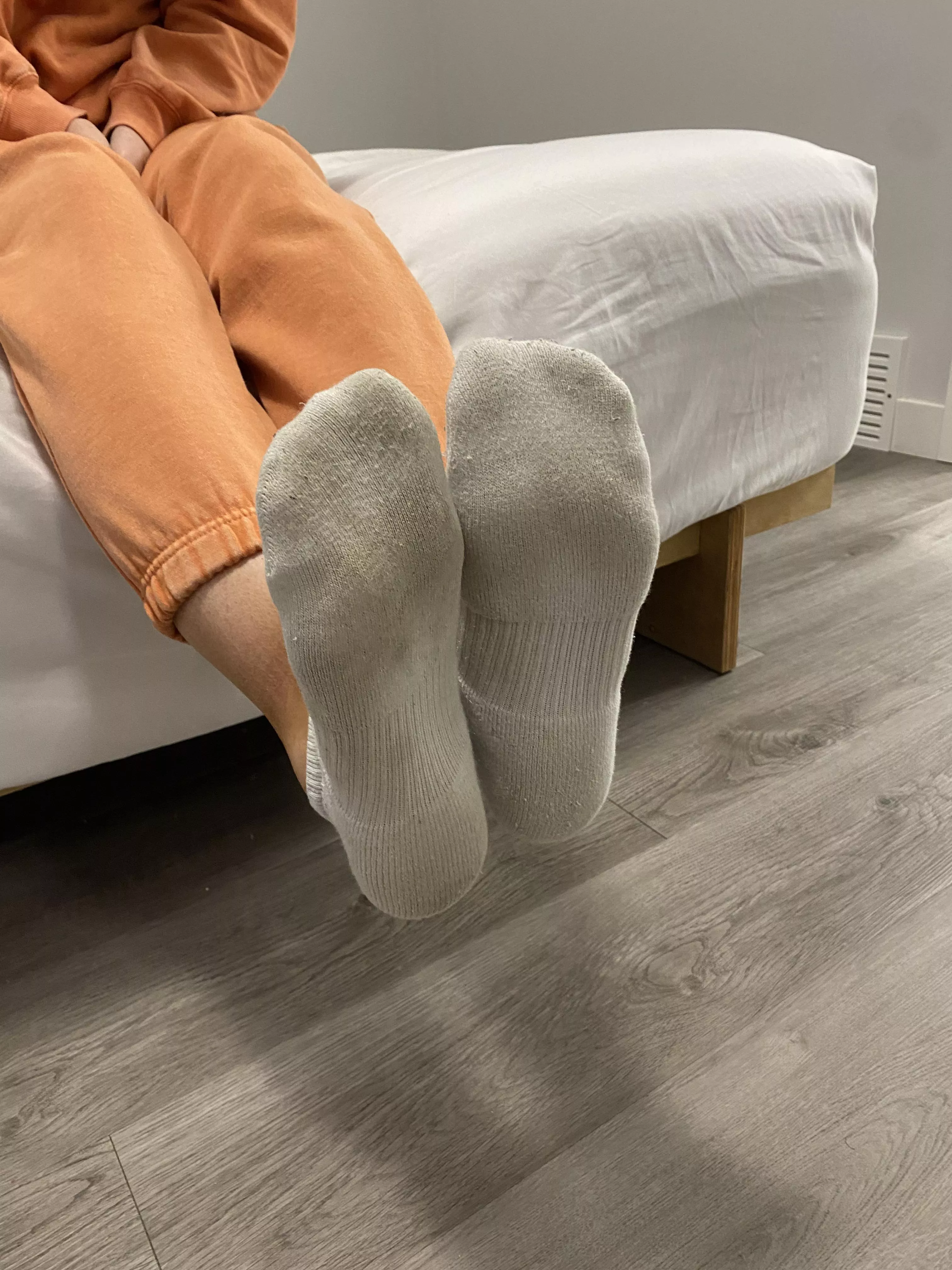 Who doesn’t like Canadian feet?? :) 🇨🇦🇨🇦