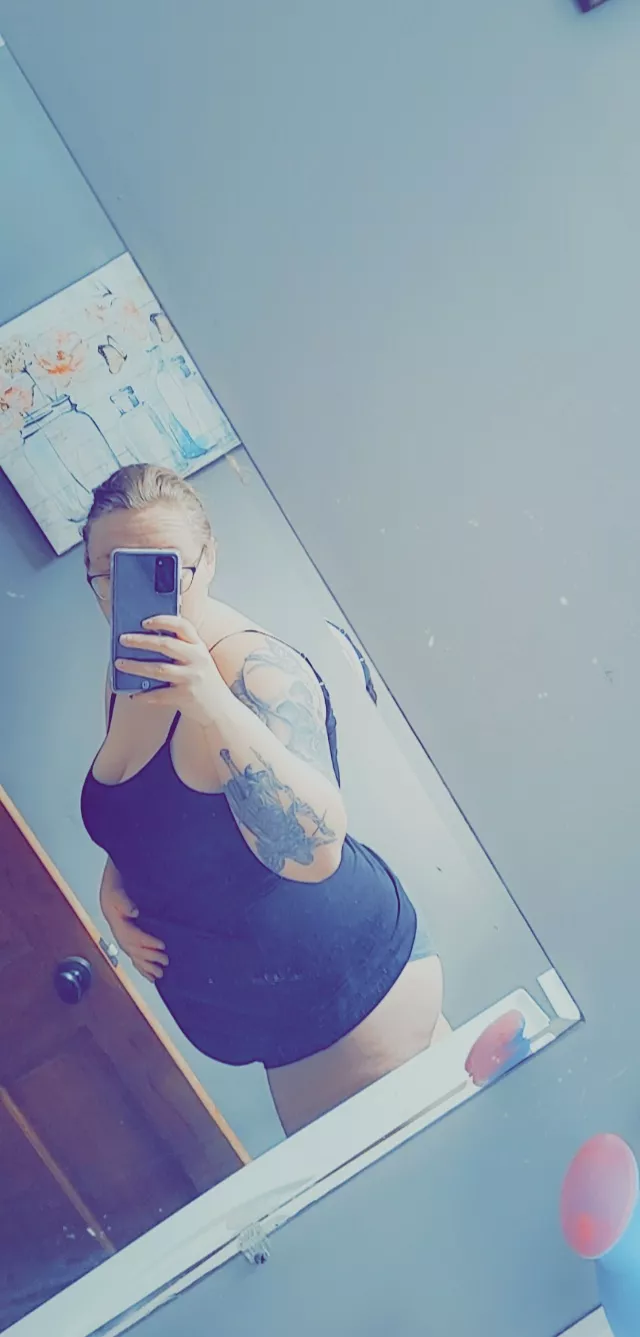 Who else cleans there house like this? I love the privacy of living in the country. 🥰🥰