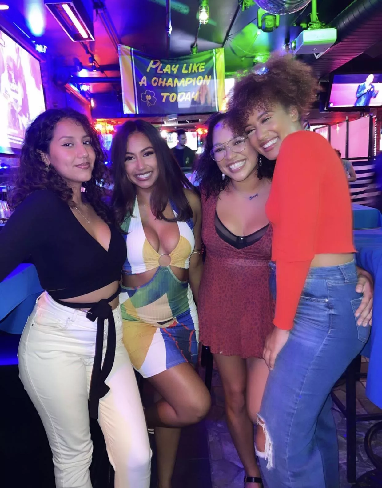 Who else jerking off to these thots? Latina, Indian, or black getting ur load? [4]