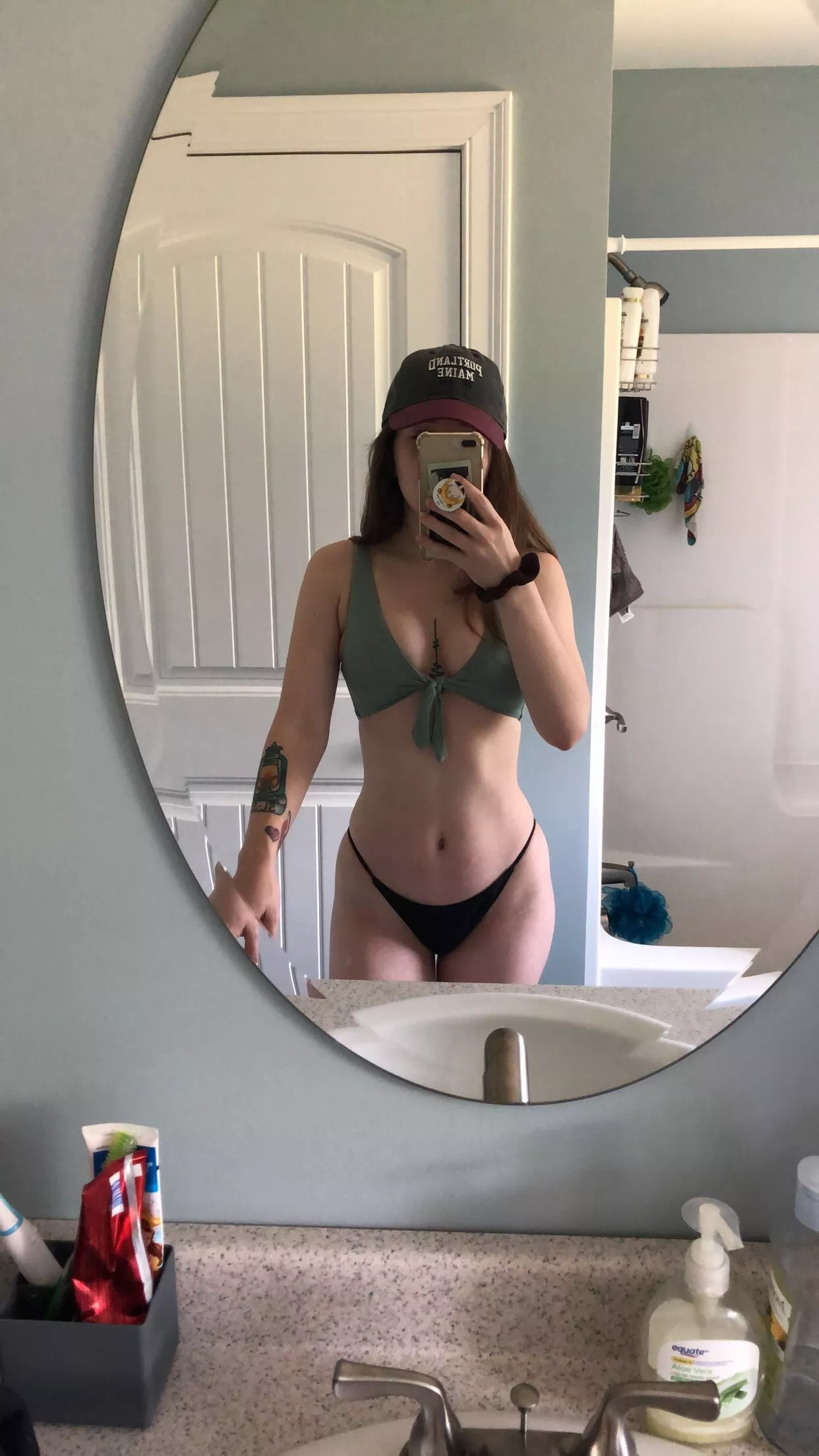 Who else misses warmer weather? 🙋‍♀️😘 (F)