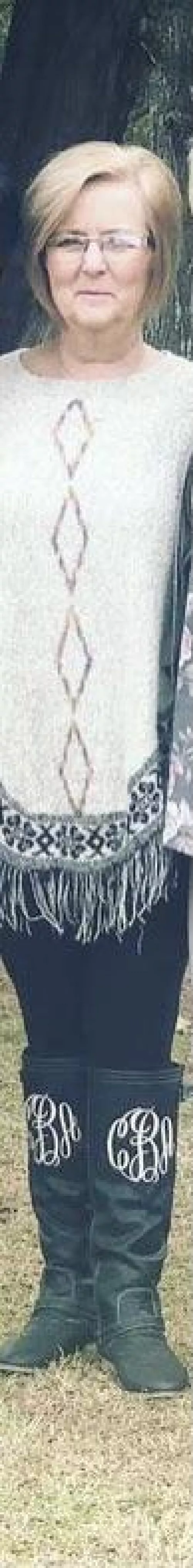 Who else wants to bang this gilf??? Kik CcChris42