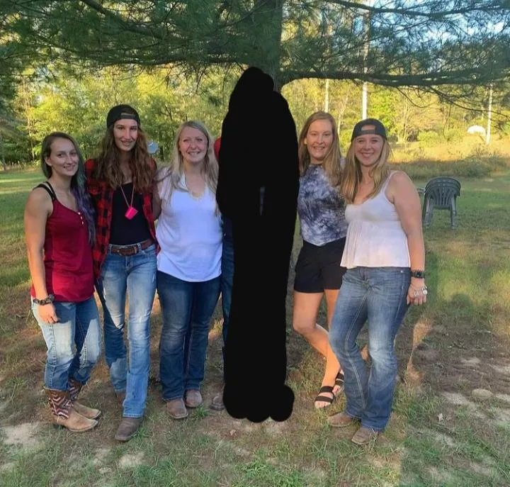 Who first one starting with the red tank top Who first one starting with the red tank top