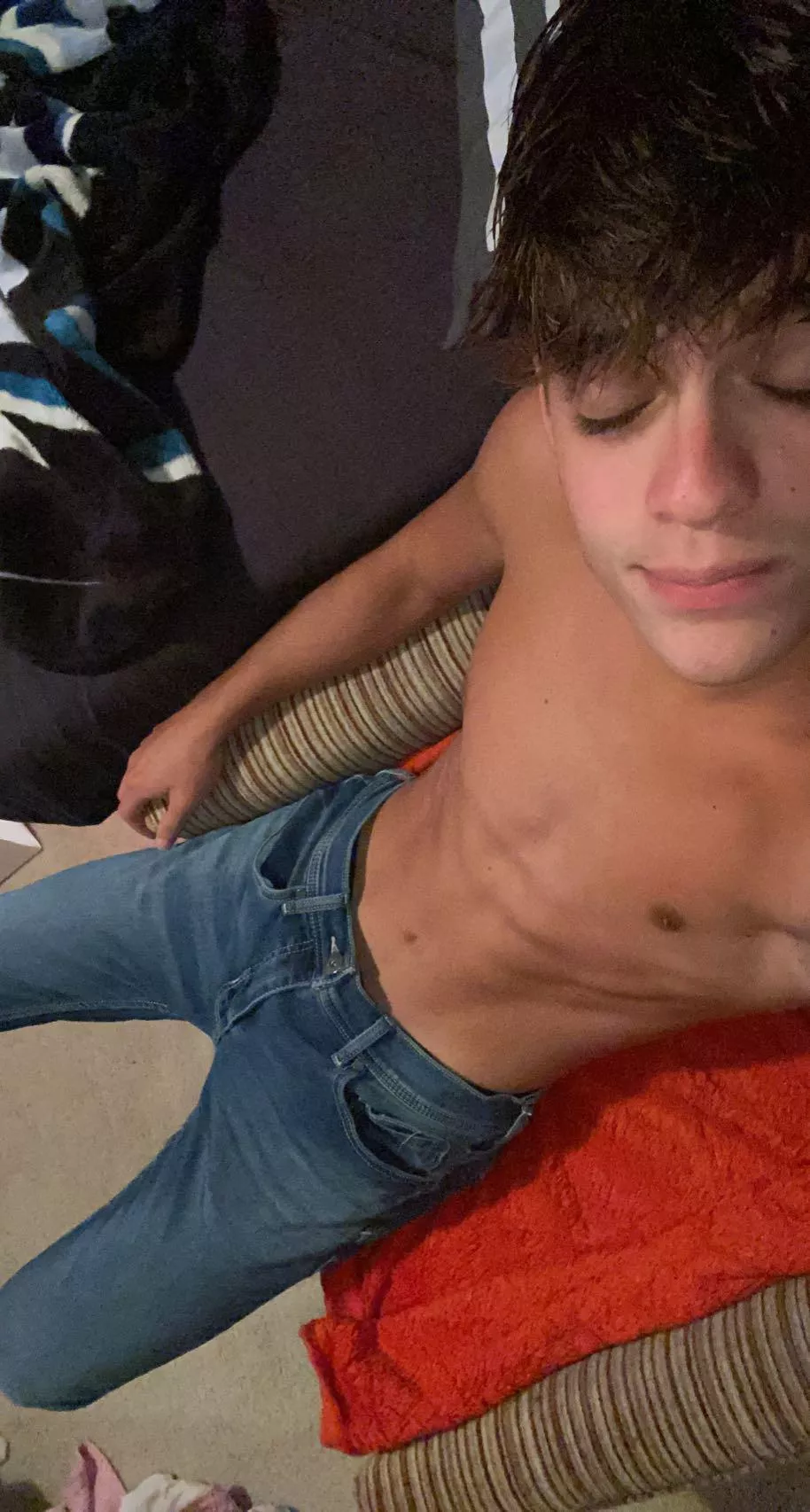 Who gonna take em off 😈