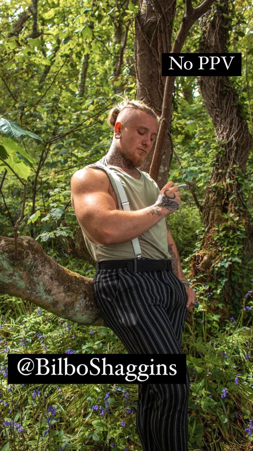 Who is coming for a smoke in the woods? (All links on profile) Who is coming for a smoke in the woods? (All links on profile)