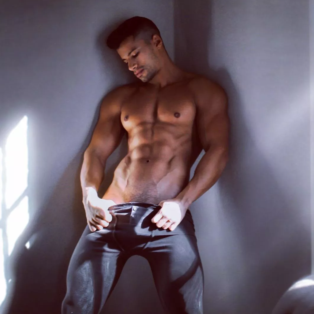 Who is welcoming me?