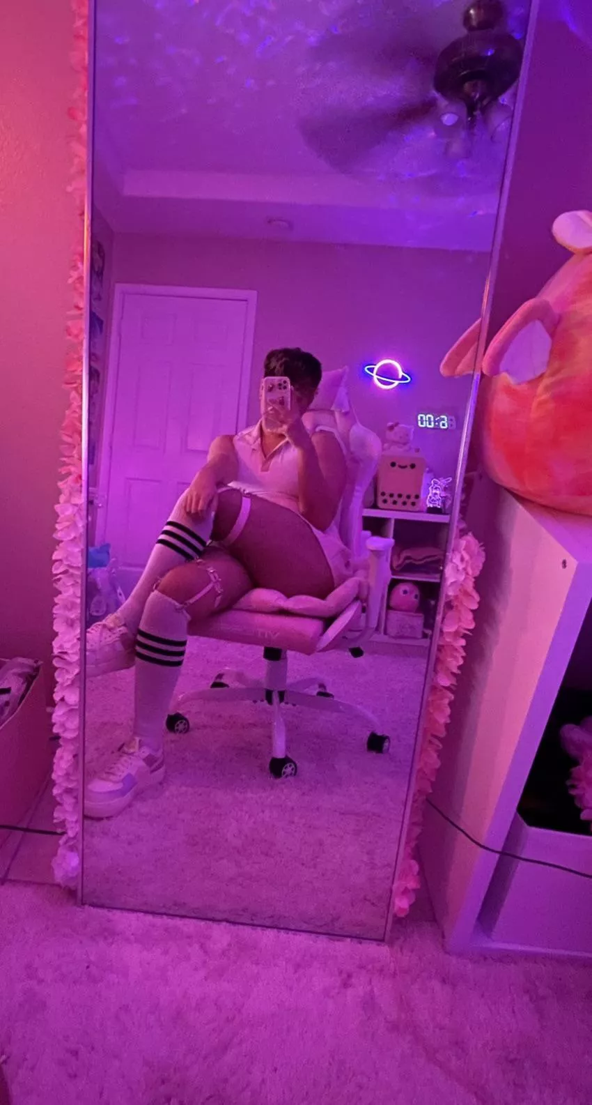 who likes a femboy in charge? 😉