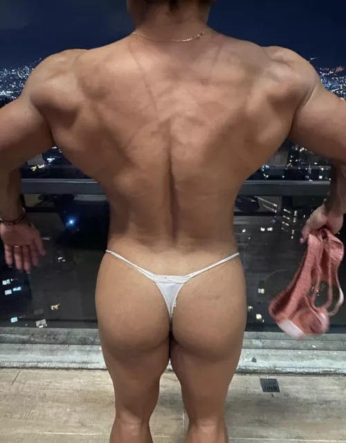 Who likes big backs?