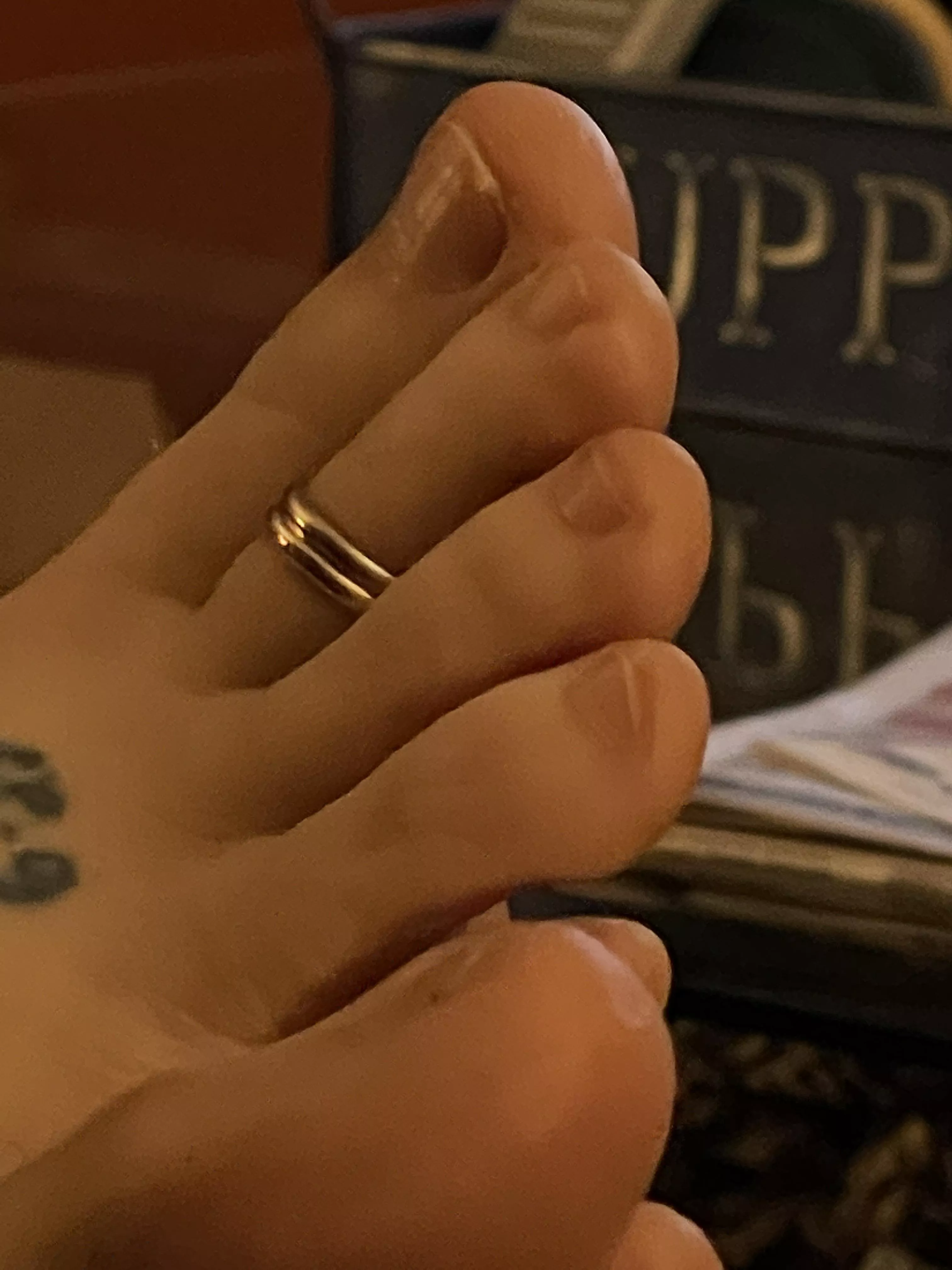 Who likes closeups of toes? Who likes closeups of toes?