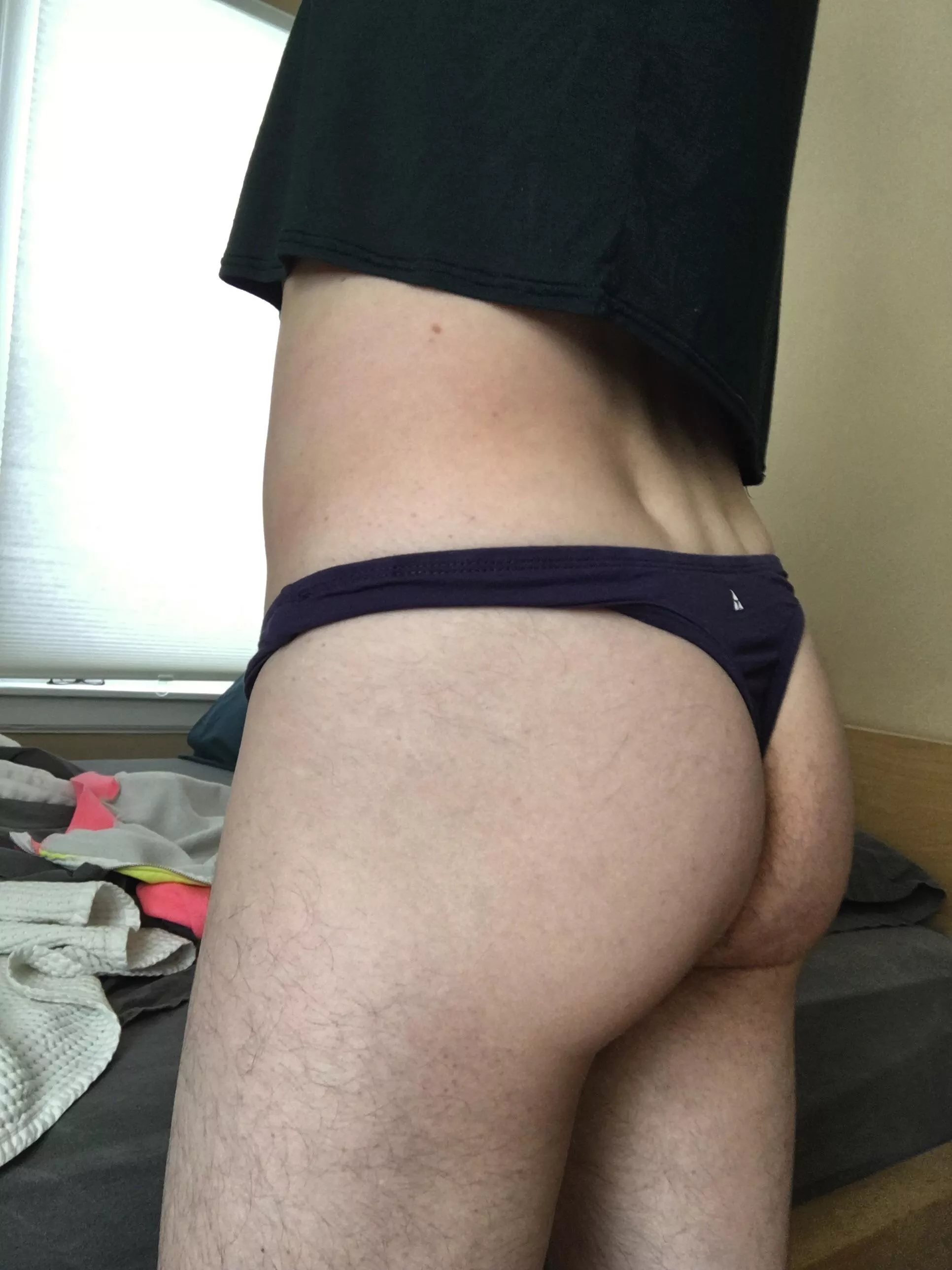 Who likes guys in thongs?