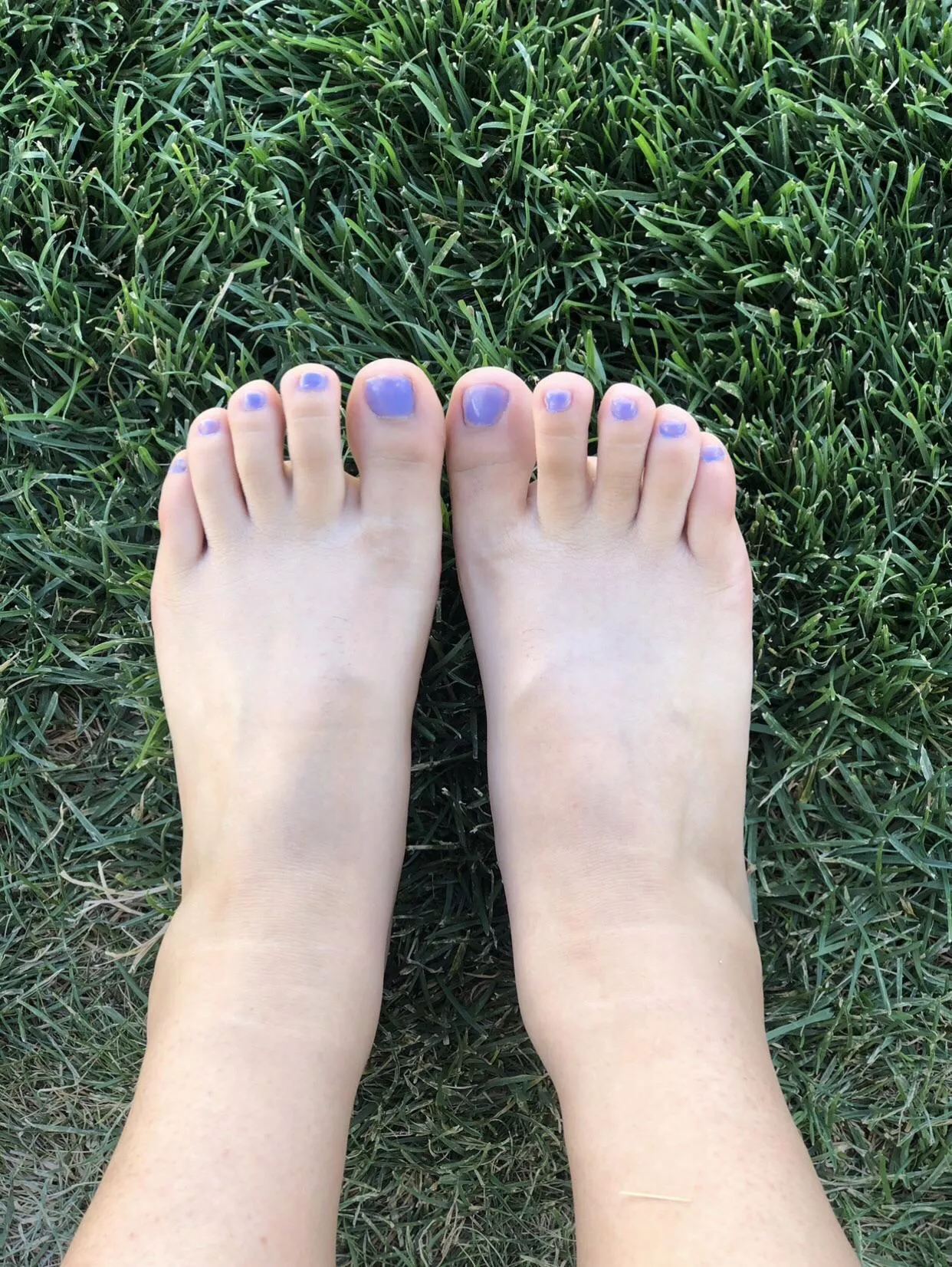 Who likes Japanese girls with short nails 😝💕