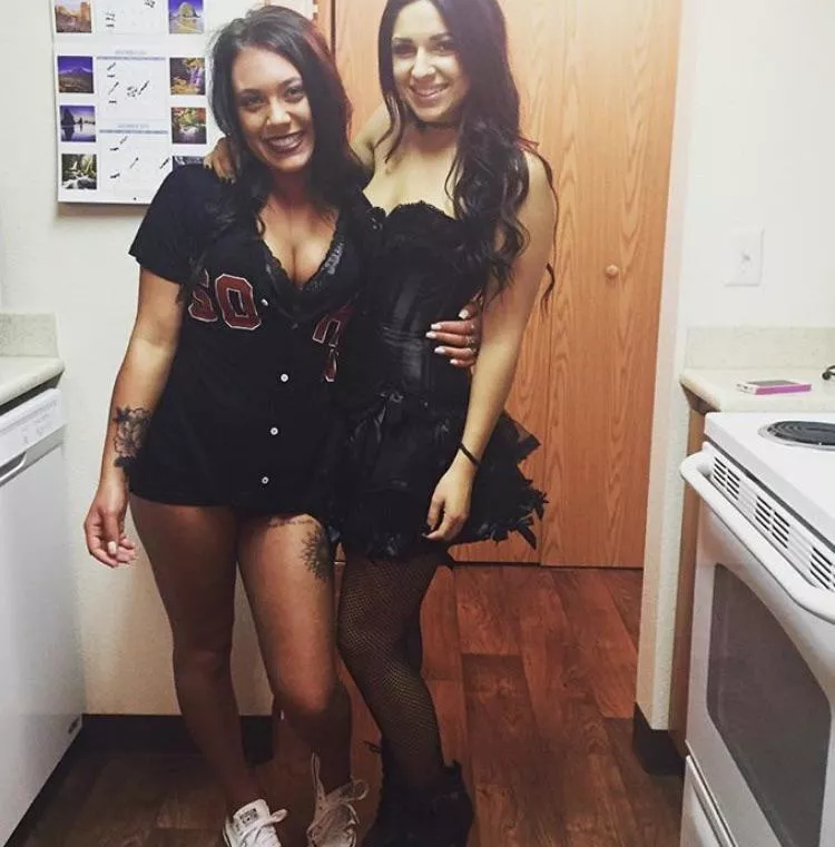 Who looks better naked [2]