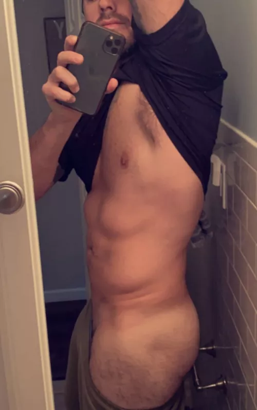 Who loves their men tall (6’4”) and thick?