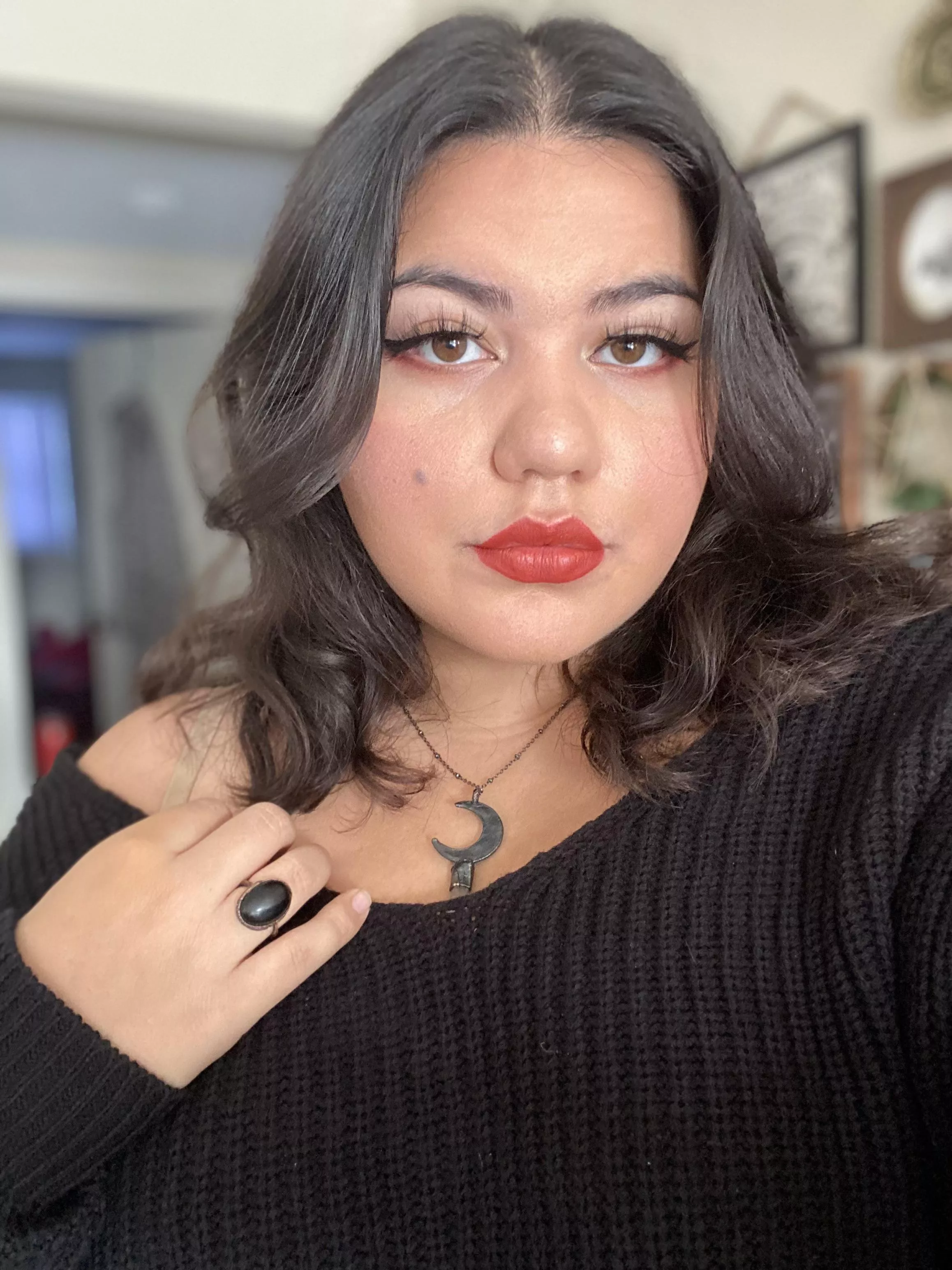 👻🖤 who loves witchy girls ?