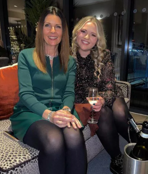 Who to kiss and who to pound? (Can be same)