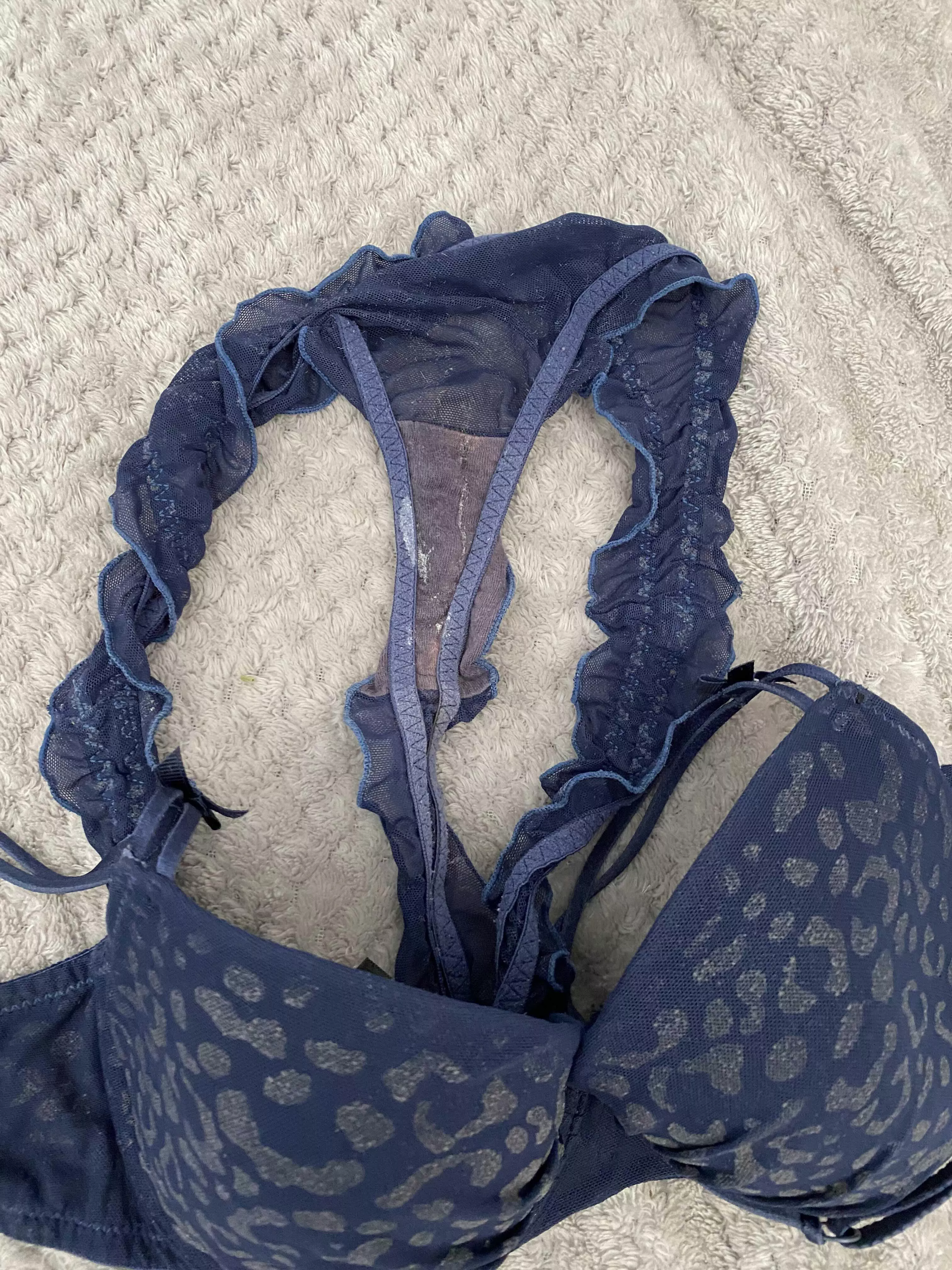 Who wants a sniff? 👃🍆