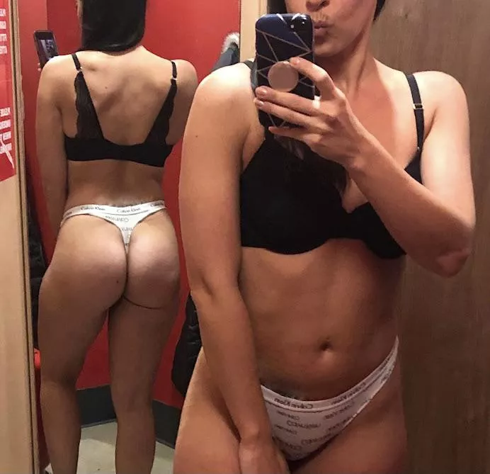 Who wants me to squat on their face? Who wants me to squat on their face?