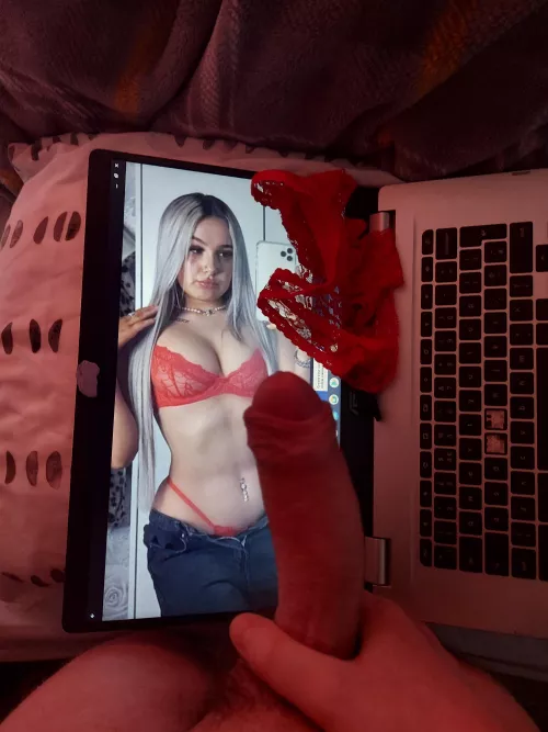 Who wants me to wank my bwc over your slutty milfs and pawg teens. Best one will get my cum. Kik: yolodan_xxx