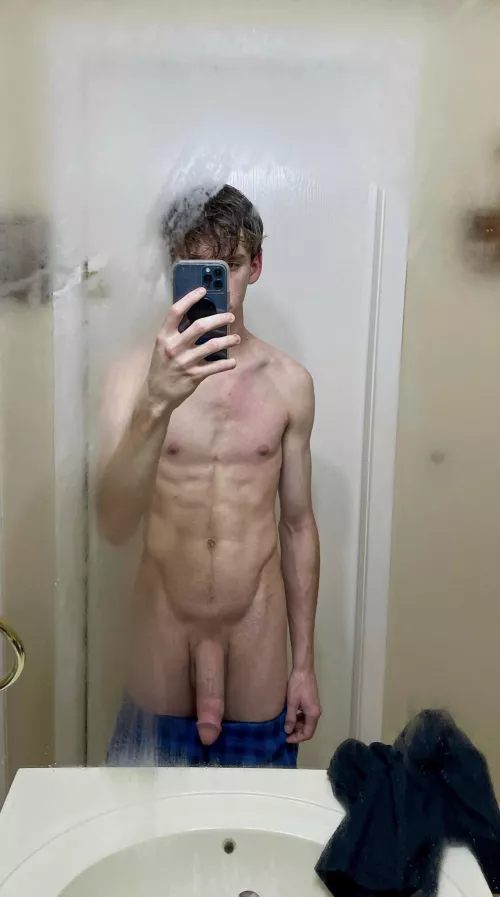 who wants my 18 year old cock? π€«