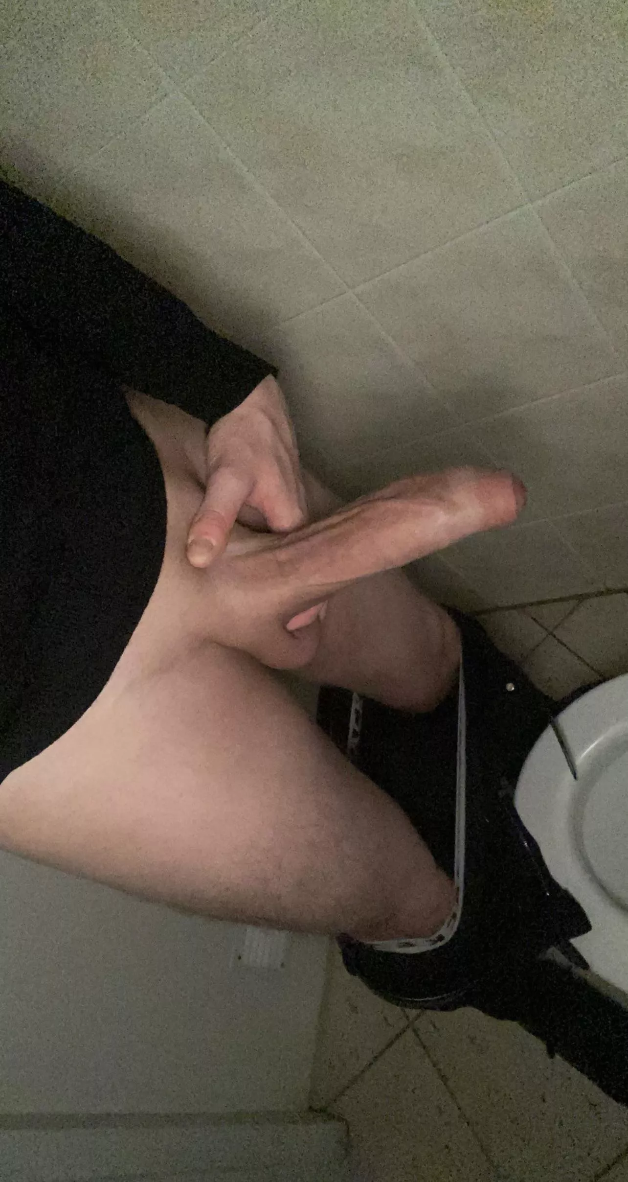 Who wants suck my huge dick? 😈🍆💦