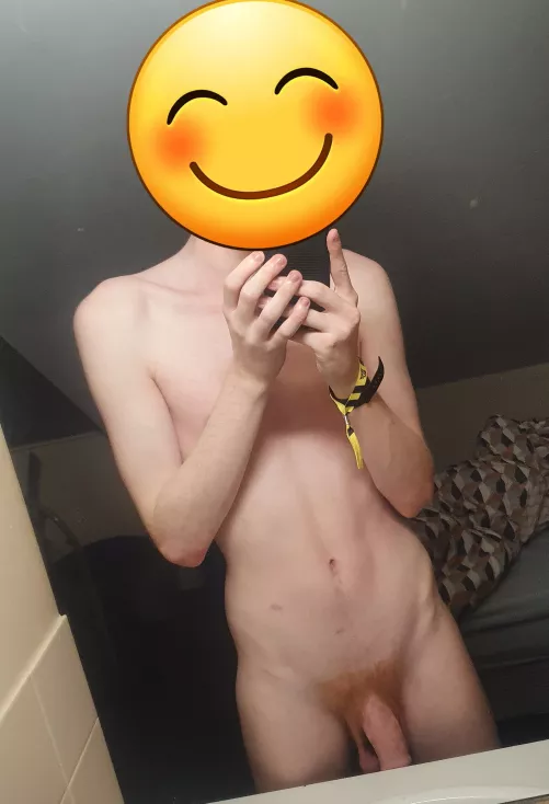 Who wants to Bury their face in my pubes then into my bedsheets?