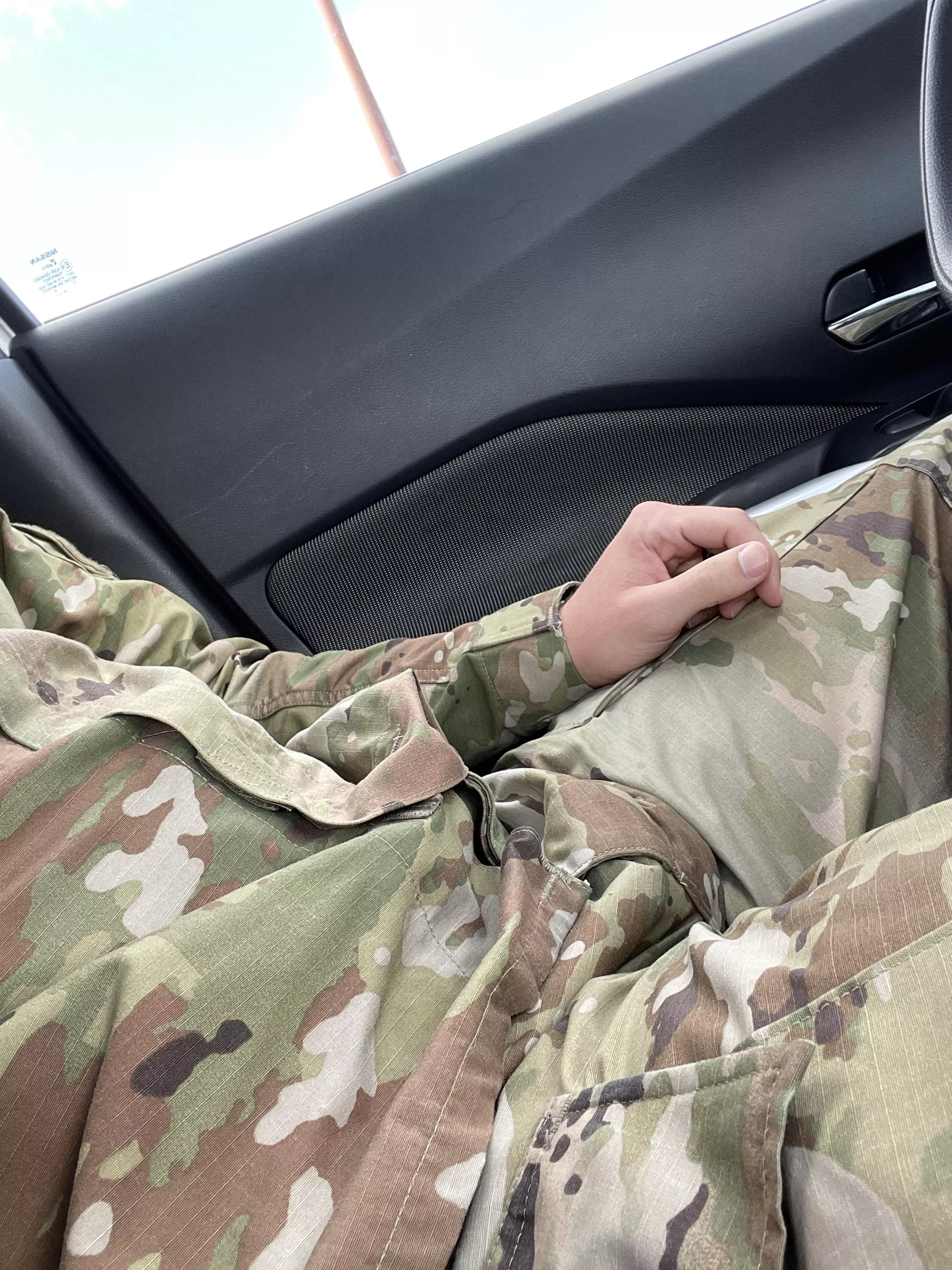 Who wants to call me while I drive with my dick out Who wants to call me while I drive with my dick out
