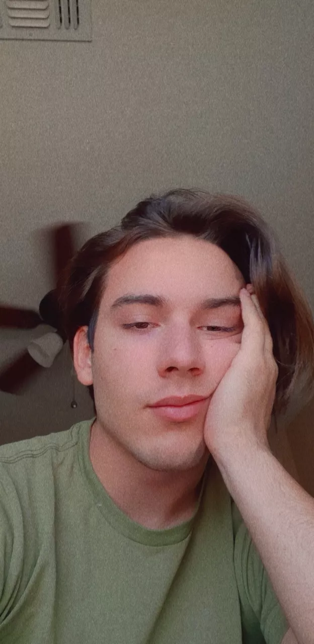 Who wants to carry me in apex? Hmu π Who wants to carry me in apex? Hmu π