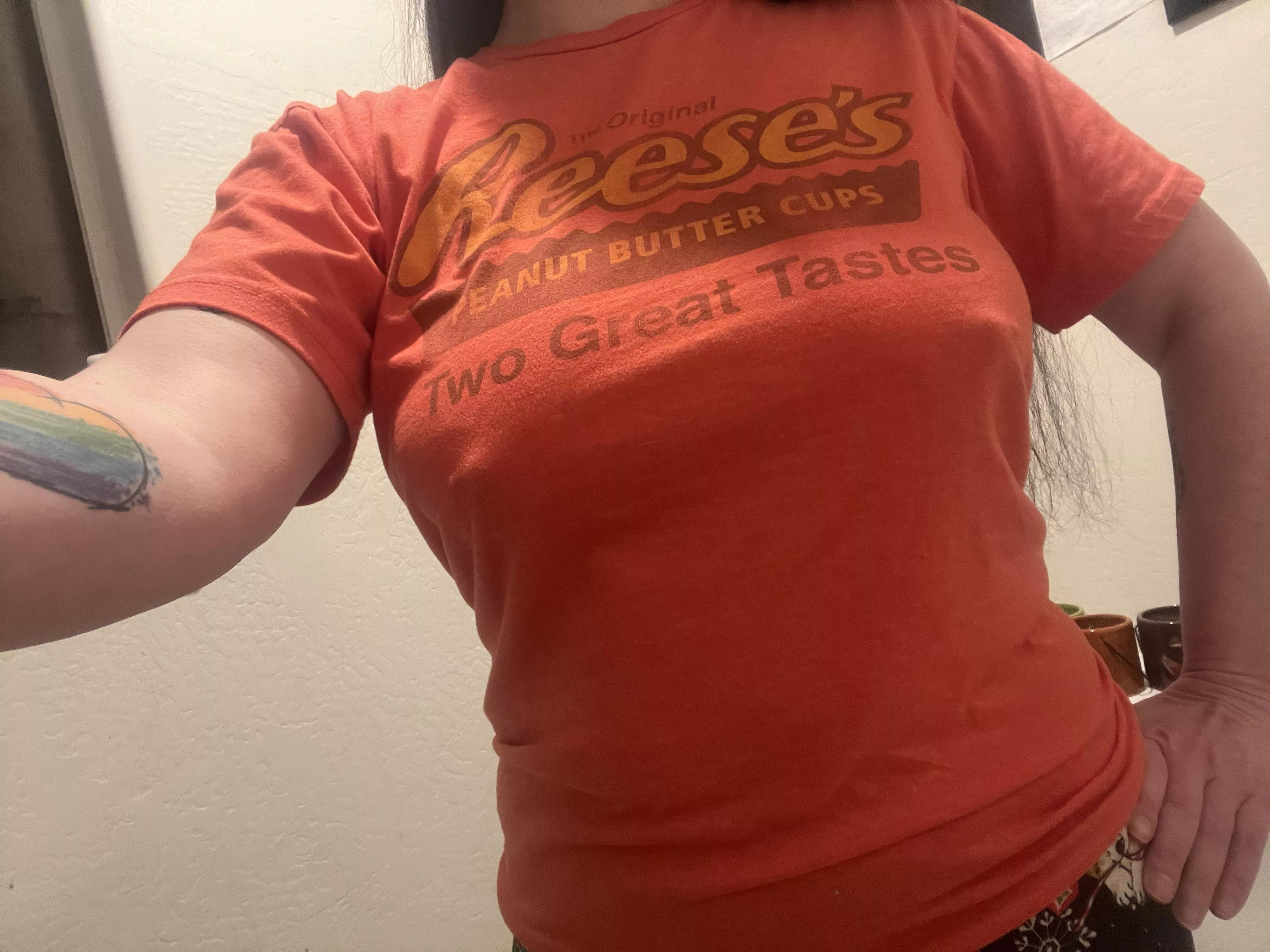 Who wants to come eat my Reese’s pieces? 😋