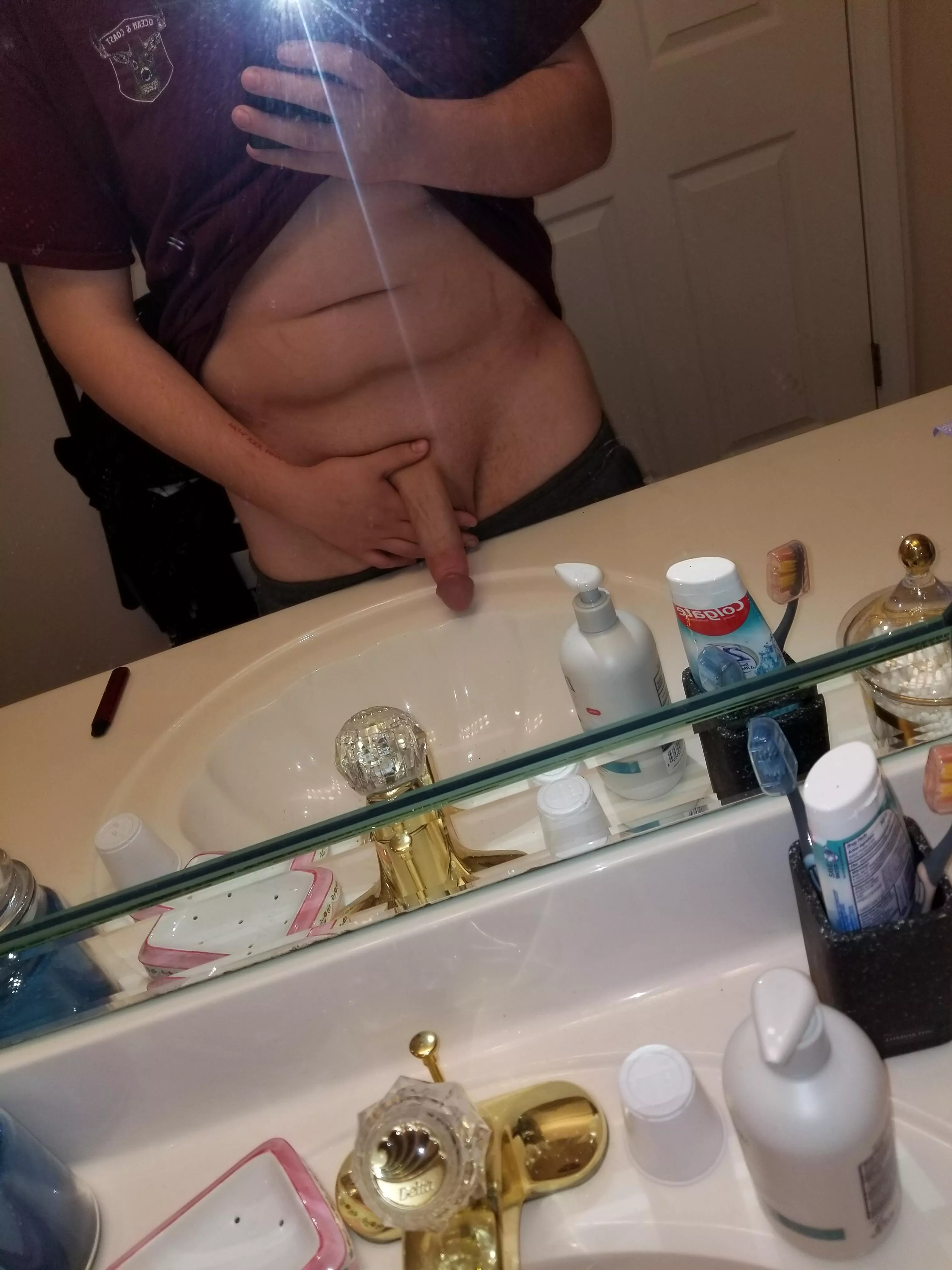 who wants to come hop on it hmu on snap: bicurious18m