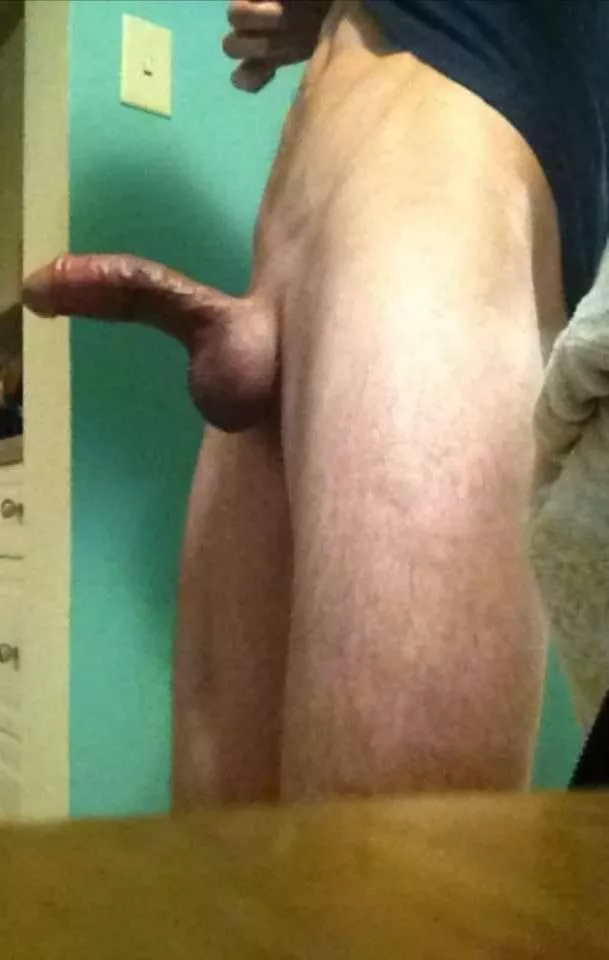 Who wants to compare with my gf on Kik? Msg if over 7inch Who wants to compare with my gf on Kik? Msg if over 7inch