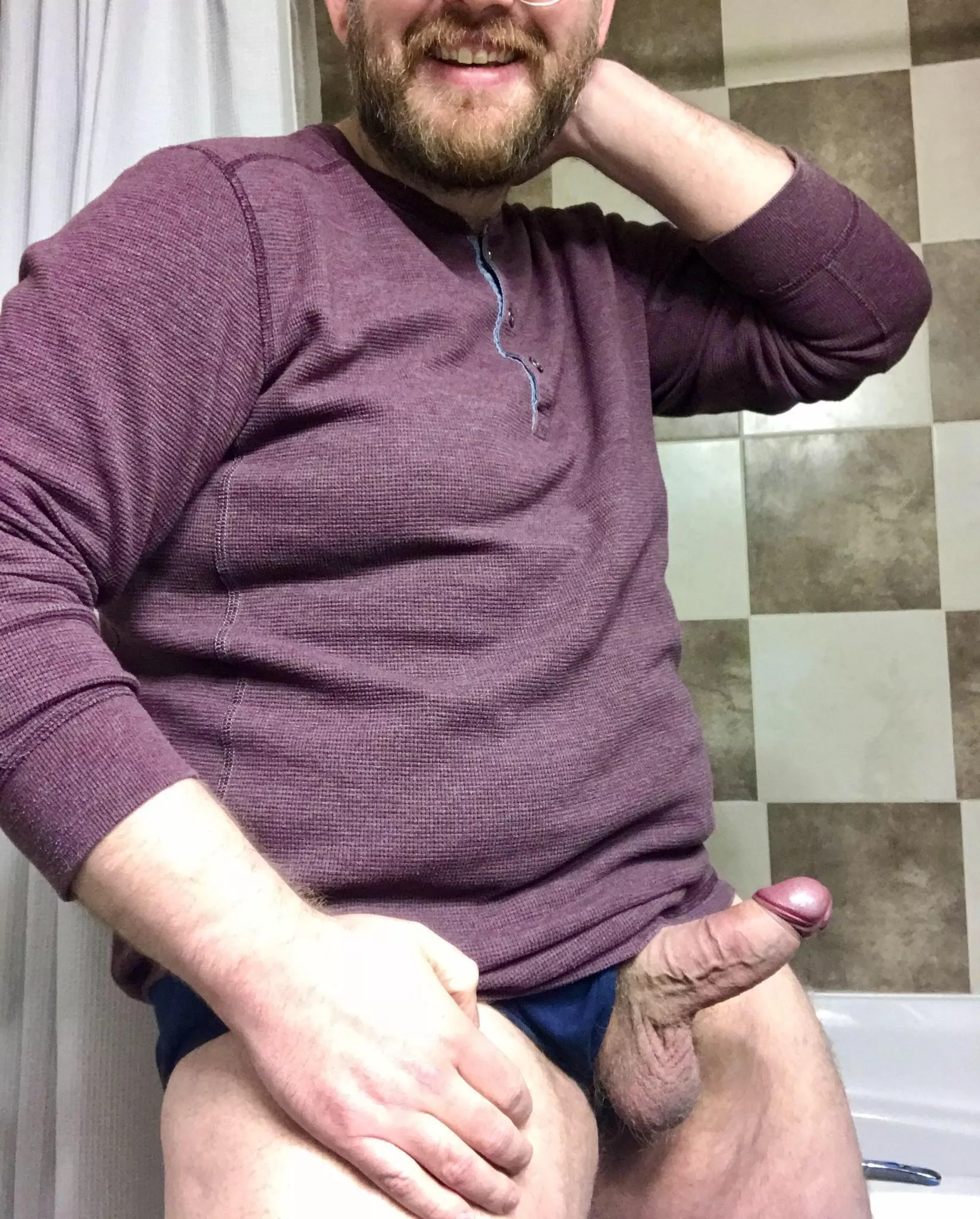 Who wants to cuddle to stay warm on this chilly Sunday? Who wants to cuddle to stay warm on this chilly Sunday?