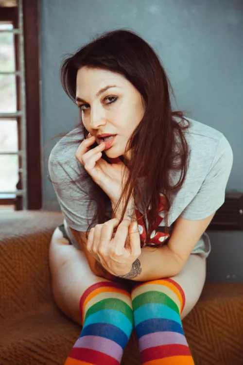 Who wants to cum play? 😜