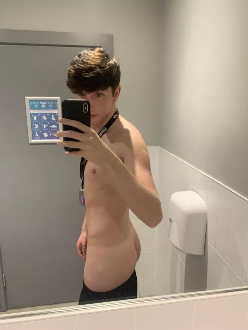 Who wants to destroy an Irish boys ass in the locker room?