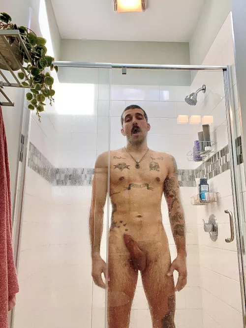 Who wants to get wet? 💦🥵