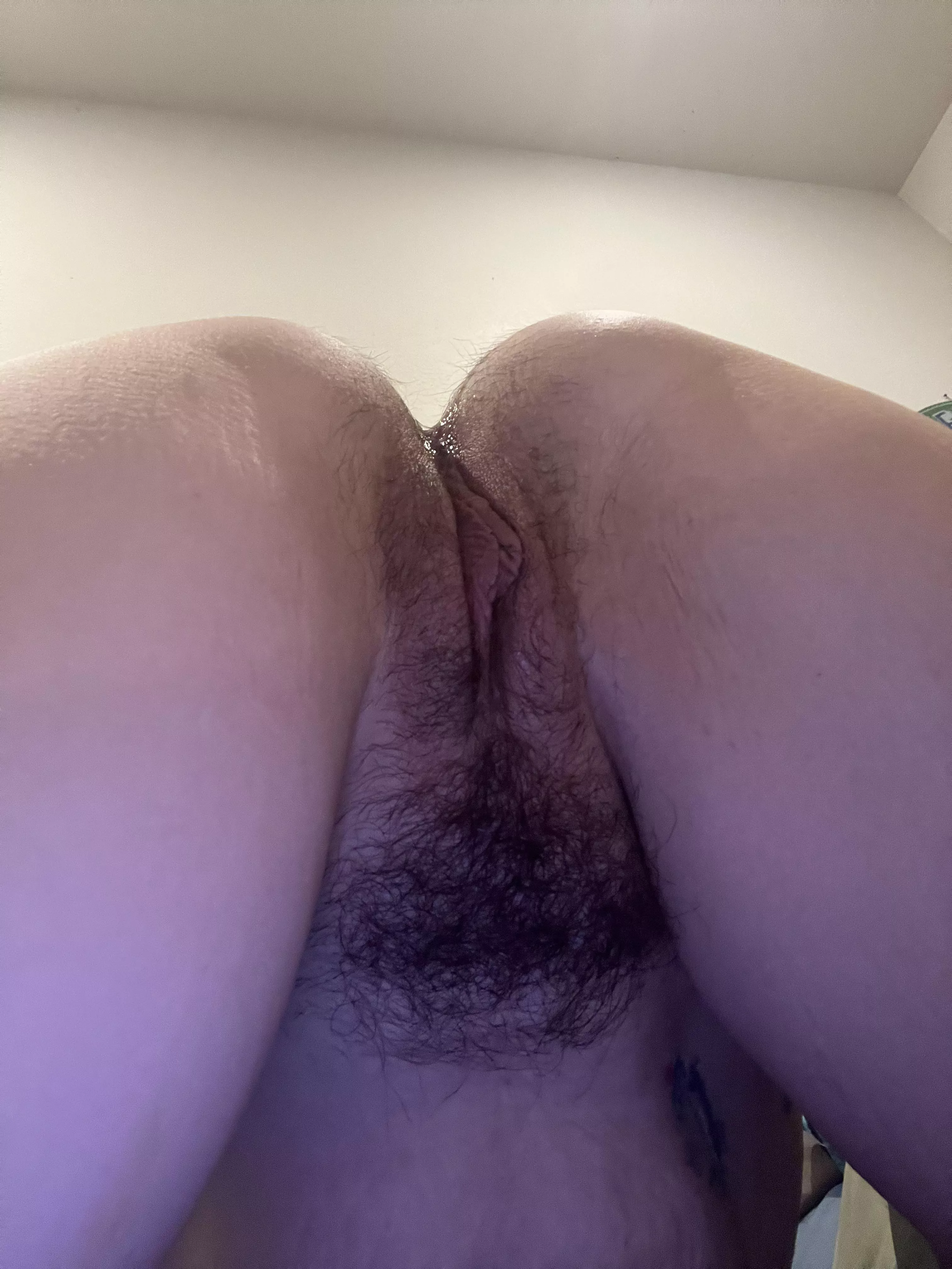 Who wants to go muff diving? 😋