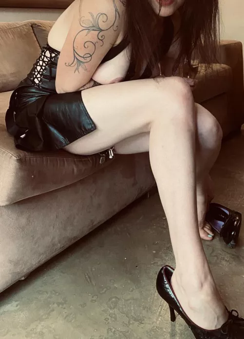 Who wants to have some fun with this mistress?