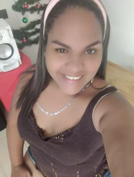 Who wants to help me keep getting fatter and make me prettier šš