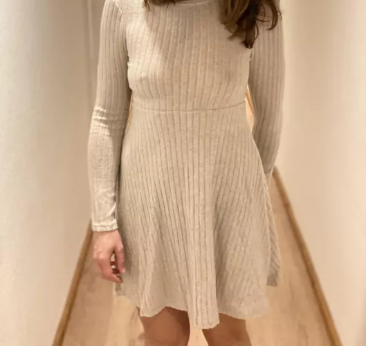 WHO wants to join me for dinner?