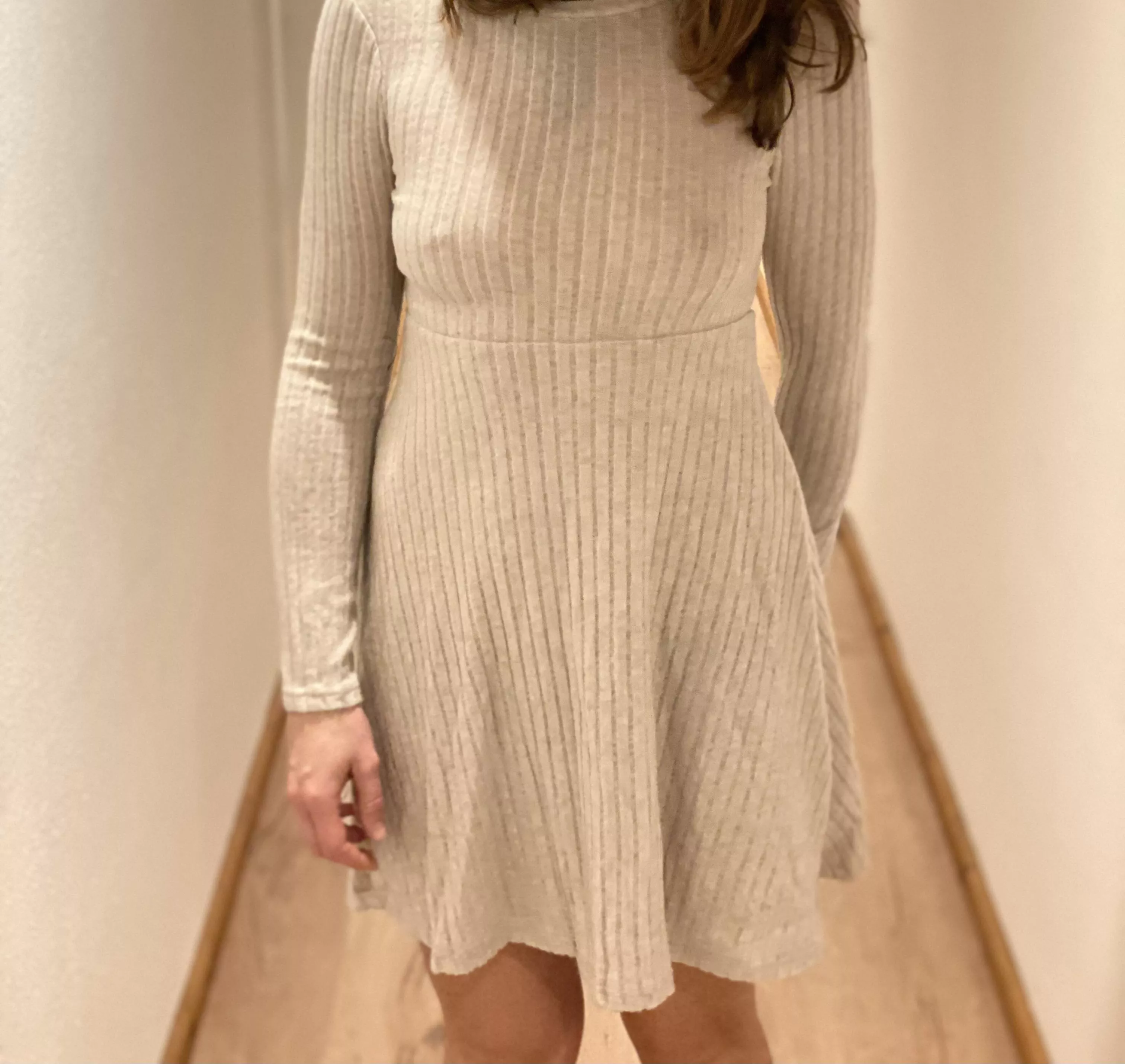 WHO wants to join me for dinner?