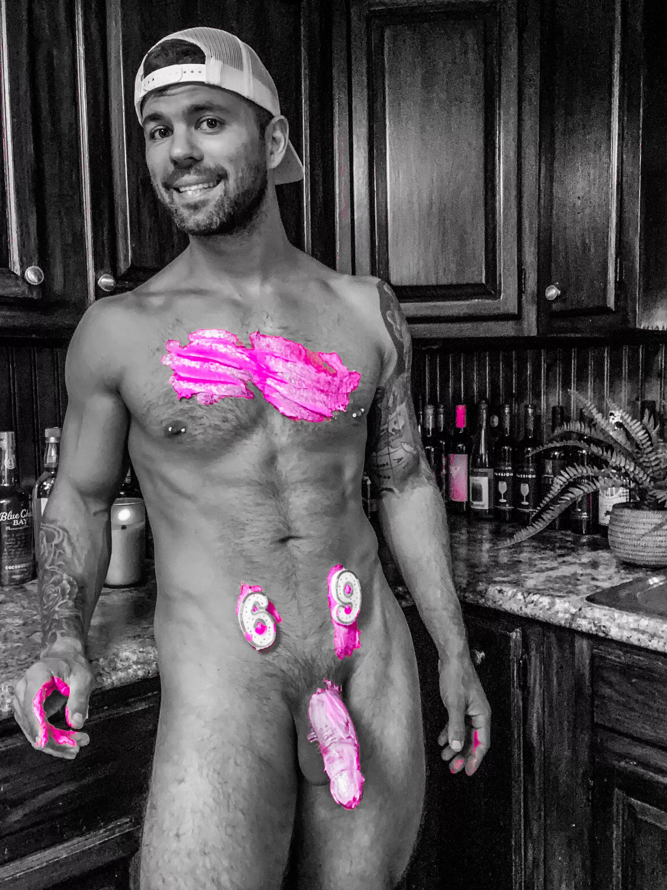 Who wants to lick the icing 😏