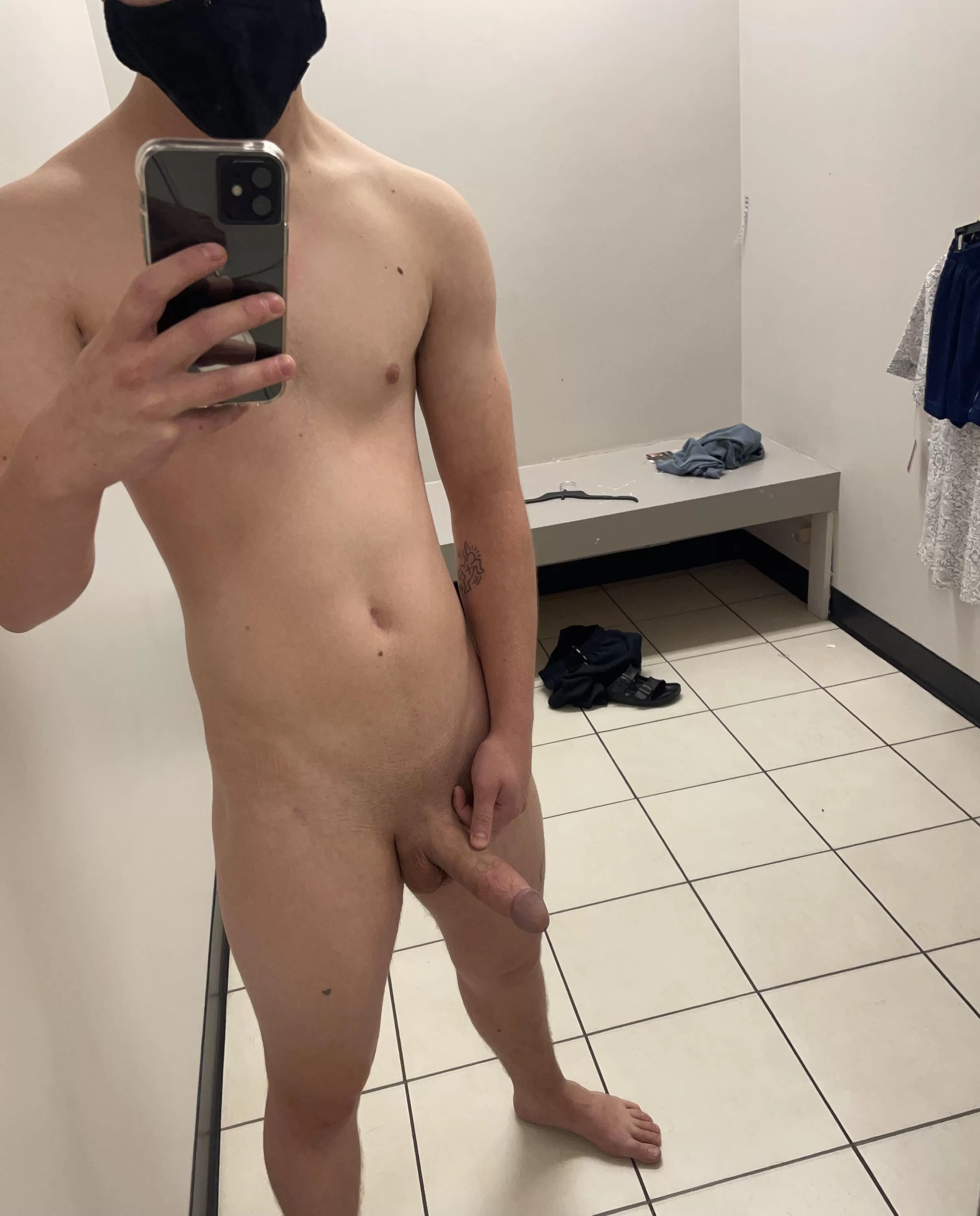 Who wants to make a mess of this dressing room with me? ππ₯΄ Who wants to make a mess of this dressing room with me? ππ₯΄
